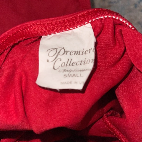 red leotard - Picture 3 of 3